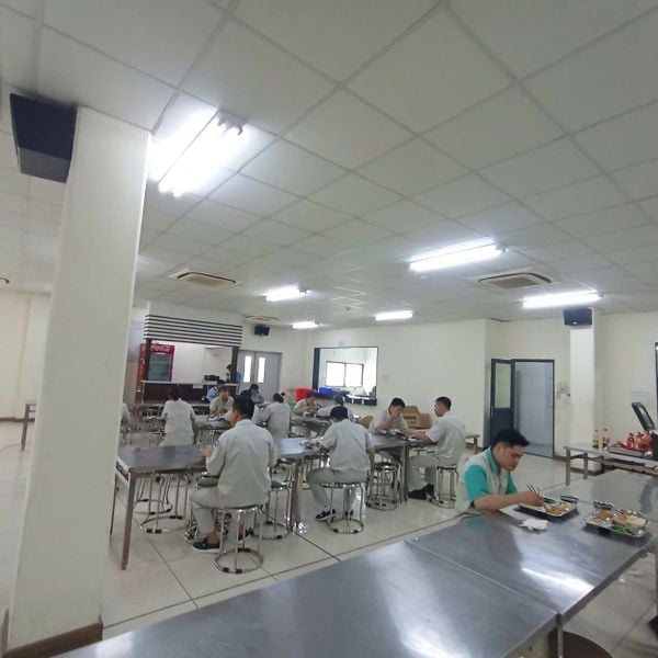 Loa treo tường thông báo, phát nhạc nền cho công ty Daiwa Plastics Thăng Long, Phú Thọ, loa được thiết kế riêng cho quán, bật lớn không tạp âm, miễn phí công lắp đặt, bảo hành dài hạn 5 năm