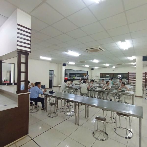 Loa treo tường thông báo, phát nhạc nền cho công ty Daiwa Plastics Thăng Long, Phú Thọ, loa được thiết kế riêng cho quán, bật lớn không tạp âm, miễn phí công lắp đặt, bảo hành dài hạn 5 năm
