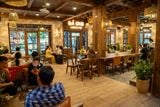 Loa treo tường phát nhạc nền cho Đá Ong Coffee & Tea Đỗ Quang, TP. Hà Nội, loa được thiết kế riêng cho quán, bật lớn không tạp âm, miễn phí công lắp đặt, bảo hành dài hạn 5 năm