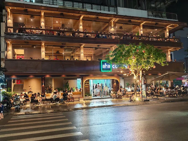 Loa treo tường phát nhạc nền cho Aha Cafe Sầm Sơn, Thanh Hoá, loa được thiết kế riêng cho quán, bật lớn không tạp âm, miễn phí công lắp đặt, bảo hành dài hạn 5 năm