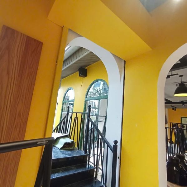 Loa treo tường phát nhạc nền cho GINKGO Concept Store 14-16 Nha Tho, TP.Hà Nội, loa được thiết kế riêng cho quán, bật lớn không tạp âm, miễn phí công lắp đặt, bảo hành dài hạn 5 năm