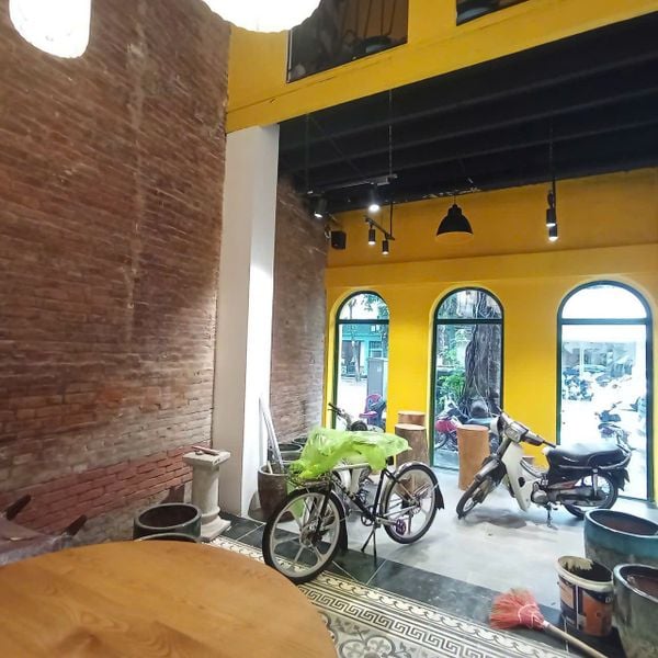 Loa treo tường phát nhạc nền cho GINKGO Concept Store 14-16 Nha Tho, TP.Hà Nội, loa được thiết kế riêng cho quán, bật lớn không tạp âm, miễn phí công lắp đặt, bảo hành dài hạn 5 năm