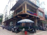Loa treo tường phát nhạc nền cho nhà hàng Pai Kin Khao, TP.Hà Nội, loa được thiết kế riêng cho quán, bật lớn không tạp âm, miễn phí công lắp đặt, bảo hành dài hạn 5 năm