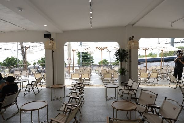 Loa treo tường phát nhạc nền cho King Coffee Vũng Tàu, loa được thiết kế riêng cho quán, bật lớn không tạp âm, miễn phí công lắp đặt, bảo hành dài hạn 5 năm