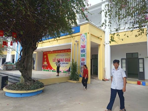 Loa treo tường phát nhạc nền, thông báo tại Trường Chuyên biệt Bình Minh, TP.Hà Nội, bật lớn không tạp âm, miễn phí công lắp đặt, bảo hành dài hạn 5 năm