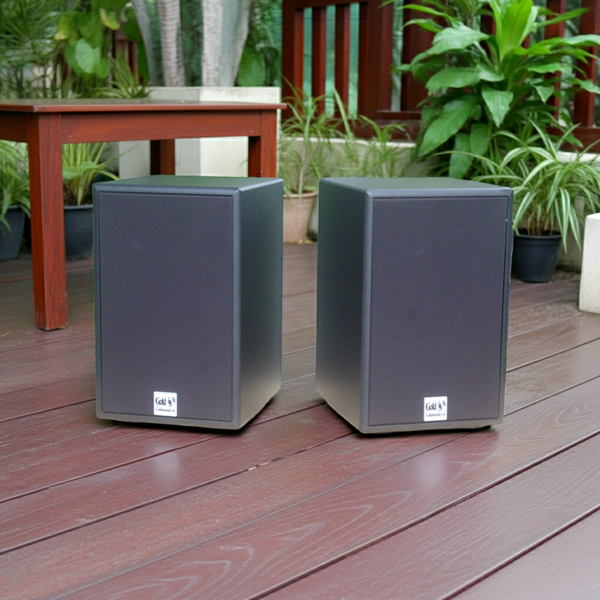Loa treo tường sân vườn, loa ngoài trời: Amply Goldsound A918 hai kênh 1200w + 2 loa Goldsound treo tường ngoài trời V230NT 230w, loa được thiết kế riêng cho quán, bật lớn không tạp âm, miễn phí công lắp đặt, bảo hành dài hạn 5 năm.
