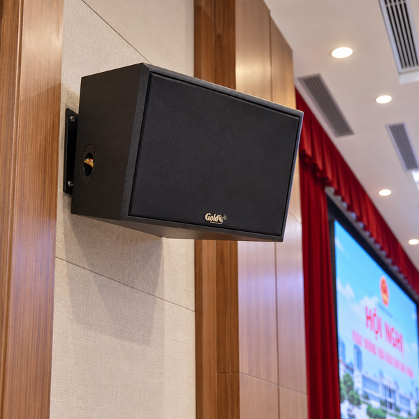 Loa treo tường V130 (Số lượng 1 loa), công suất 130w, loa bass 20 cm, treble 10 cm, kích thước rộng 37 cm, cao 27.5 cm, sâu 28.5 cm, bảo hành dài hạn 5 năm.