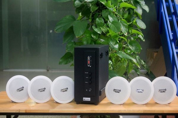 Top 10 combo loa âm trần, Loa thông báo, loa phát nhạc nền tự động cho quán, loa âm trần nhà hàng, yoga, shop, cửa hàng, Amply 4 - 6 vùng âm lượng, loa được thiết kế riêng cho quán, bật lớn không tạp âm, miễn phí công lắp đặt, bảo hành dài hạn 5 năm.