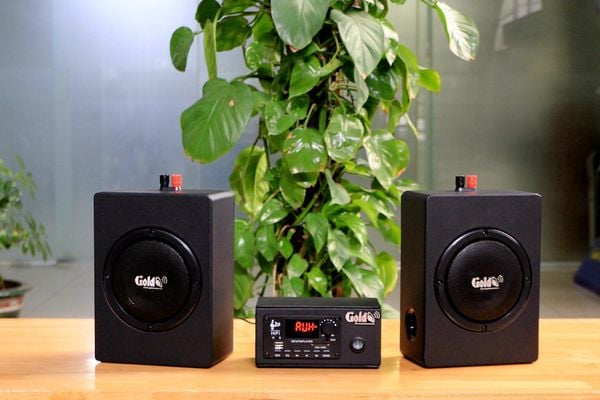 Dàn âm thanh xe ô tô: A120 CAR + 2 V40CAR Goldsound, chuyên loa xe khách, xe tải, xe du lịch