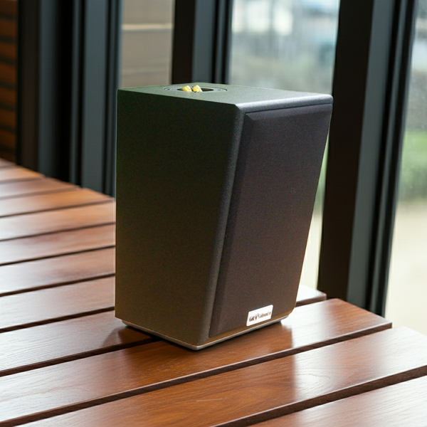 Loa Goldsound vệ tinh treo tường V40C SG (Số lượng 1 loa) công suất 40w, loa bass 4 inch, treble 2 inch, kích thước rộng 18.5 cm, cao 28 cm, sâu 22.5 cm, bảo hành dài hạn 5 năm.