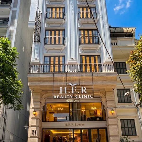 Loa treo tường phát nhạc nền cho H.E.R Beauty Clinic, Hà Nội, loa được thiết kế riêng cho quán, bật lớn không tạp âm, miễn phí công lắp đặt, bảo hành dài hạn 5 năm