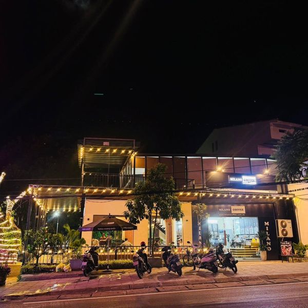 Loa treo tường phát nhạc nền cho Milano Coffee Phù Ninh, Phú Thọ loa được thiết kế riêng cho quán, bật lớn không tạp âm, miễn phí công lắp đặt, bảo hành dài hạn 5 năm