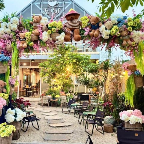 Loa treo tường phát nhạc nền cho Tiệm La Cafe, TP.Hà Nam, loa được thiết kế riêng cho quán, bật lớn không tạp âm, miễn phí công lắp đặt, bảo hành dài hạn 5 năm