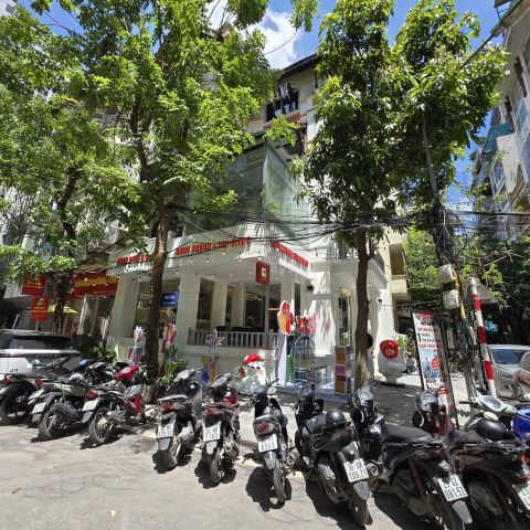 Loa treo tường phát nhạc nền cho NYNA Coffee, loa được thiết kế riêng cho quán, bật lớn không tạp âm, miễn phí công lắp đặt, bảo hành dài hạn 5 năm