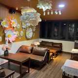 Loa treo tường phát nhạc nền cho Hạ nhỏ coffee and tea, TP.Hà Nội, loa được thiết kế riêng cho quán, bật lớn không tạp âm, miễn phí công lắp đặt, bảo hành dài hạn 5 năm