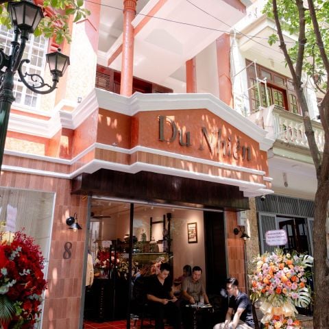 Loa treo tường phát nhạc nền cho DU NHIÊN FLAGSHIP SPACE, TP. Hà Nội, loa được thiết kế riêng cho quán, bật lớn không tạp âm, miễn phí công lắp đặt, bảo hành dài hạn 5 năm