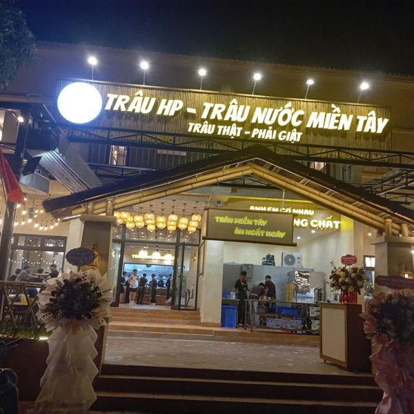 Loa treo tường phát nhạc nền cho nhà hàng Trâu HP - Trâu nước Miền Tây, Hà Nội, loa được thiết kế riêng cho quán, bật lớn không tạp âm, miễn phí công lắp đặt, bảo hành dài hạn 5 năm