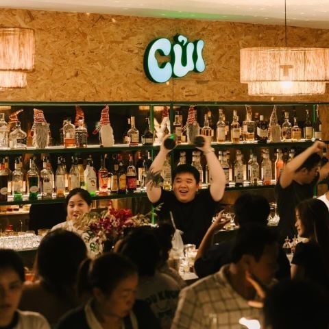 Loa treo tường phát nhạc nền cho Củi Bistro Bar, TP.HCM, loa được thiết kế riêng cho quán, bật lớn không tạp âm, miễn phí công lắp đặt, bảo hành dài hạn 5 năm