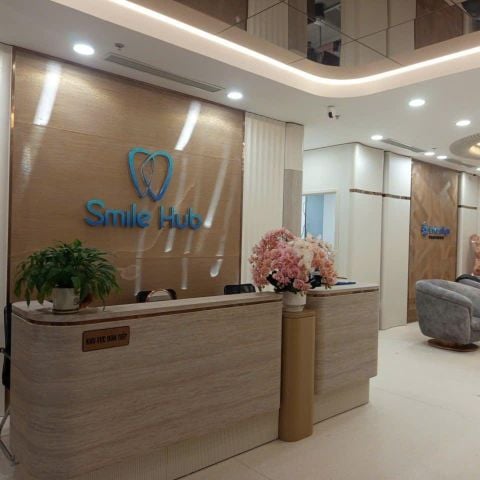 Loa âm trần phát nhạc nền cho nha khoa SmileHub, TP. Hà Nội, loa được thiết kế riêng cho quán, bật lớn không tạp âm, miễn phí công lắp đặt, bảo hành dài hạn 5 năm