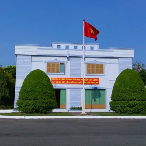 Loa treo tường phát nhạc nền cho Trung Tâm Thể Thao Công an Thành Phố Hồ Chí Minh, loa được thiết kế riêng cho quán, bật lớn không tạp âm, miễn phí công lắp đặt, bảo hành dài hạn 5 năm