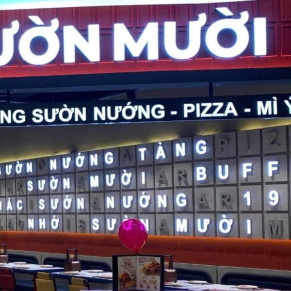 Loa treo tường phát nhạc nền cho nhà hàng Sườn Mười, Hà Nội, loa được thiết kế riêng cho quán, bật lớn không tạp âm, miễn phí công lắp đặt, bảo hành dài hạn 5 năm