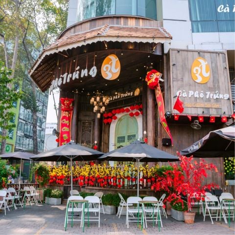 Loa treo tường phát nhạc nền cho quán Cà Phê Trứng 3T - Sương Nguyệt Anh, loa được thiết kế riêng cho quán, bật lớn không tạp âm, miễn phí công lắp đặt, bảo hành dài hạn 5 năm