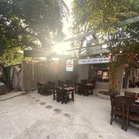 Loa treo tường phát nhạc nền cho Tiệm Lẩu Xiên Đài Bắc, TP. HCM, loa được thiết kế riêng cho quán, bật lớn không tạp âm, miễn phí công lắp đặt, bảo hành dài hạn 5 năm