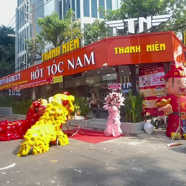 Loa treo tường phát nhạc nền cho quán Hớt Tóc Nam Salon Thanh Niên, TP.HCM, loa được thiết kế riêng cho quán, bật lớn không tạp âm, miễn phí công lắp đặt, bảo hành dài hạn 5 năm