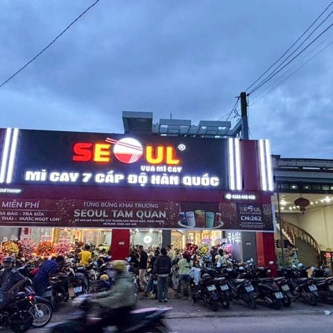 Loa treo tường phát nhạc nền, thông báo cho Mì Cay SEOUL Tam Quan, Bình Định, loa được thiết kế riêng cho quán, bật lớn không tạp âm, miễn phí công lắp đặt, bảo hành dài hạn 5 năm