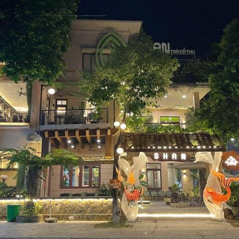 Loa treo tường phát nhạc nền cho Shan - Trà Cổ thụ Vĩnh Phúc, loa được thiết kế riêng cho quán, bật lớn không tạp âm, miễn phí công lắp đặt, bảo hành dài hạn 5 năm
