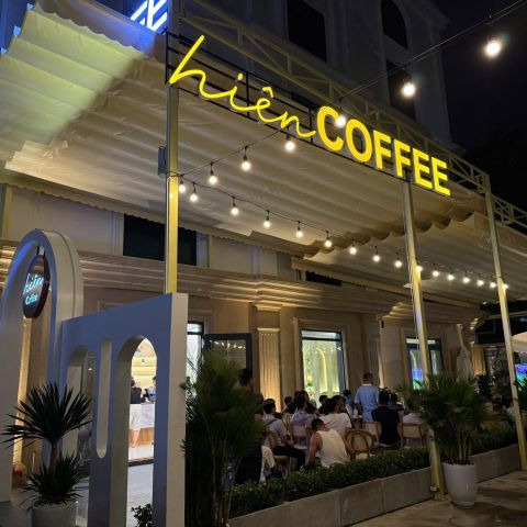 Loa treo tường phát nhạc nền cho Hiên Coffee, Bắc Ninh, loa được thiết kế riêng cho quán, bật lớn không tạp âm, miễn phí công lắp đặt, bảo hành dài hạn 5 năm