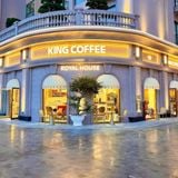 Loa treo tường phát nhạc nền cho King Coffee Royal House, Lâm Đồng, loa được thiết kế riêng cho quán, bật lớn không tạp âm, miễn phí công lắp đặt, bảo hành dài hạn 5 năm