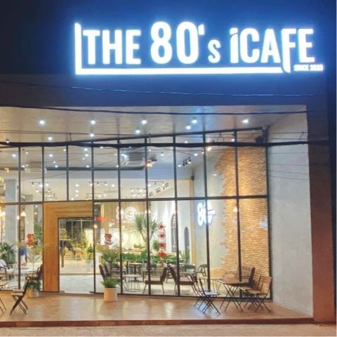 Loa treo tường phát nhạc nền cho The 80’s icafe, Cần Thơ, loa được thiết kế riêng cho quán, bật lớn không tạp âm, miễn phí công lắp đặt, bảo hành dài hạn 5 năm