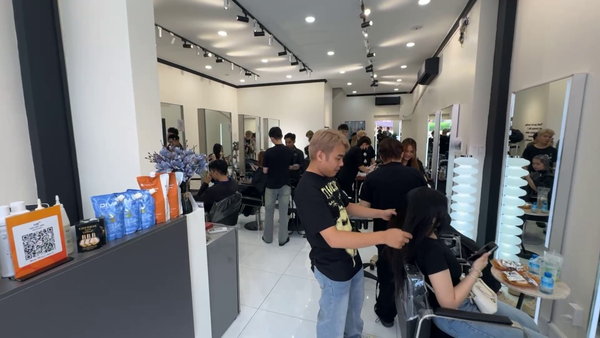 Loa âm trần phát nhạc nền tự động cho tiệm NO.1 HAIR SALON, Bình Dương, loa được thiết kế riêng cho quán, bật lớn không tạp âm, miễn phí công lắp đặt, bảo hành dài hạn 5 năm