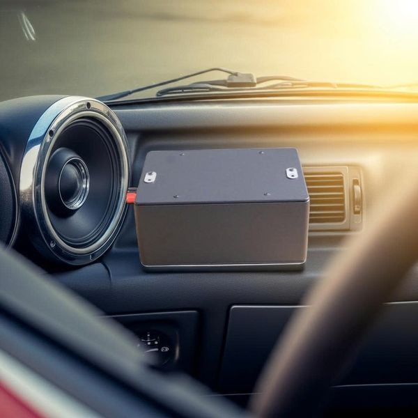 Loa toàn dải xe ô tô V40CAR, chuyên loa xe khách, xe tải, xe du lịch (số lượng 01 loa) (40w, loa bass 5.25 inch, kích thước rộng 18 cm, cao 25 cm, sâu 11 cm, bảo hành dài hạn 5 năm.