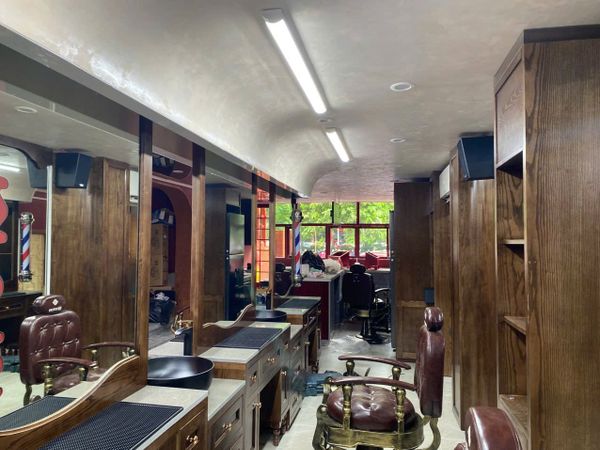 Loa treo tường phát nhạc nền tự động cho Sertori Retreat - Massage & Spa, Hà Nội, loa được thiết kế riêng cho quán, bật lớn không tạp âm, miễn phí công lắp đặt, bảo hành dài hạn 5 năm