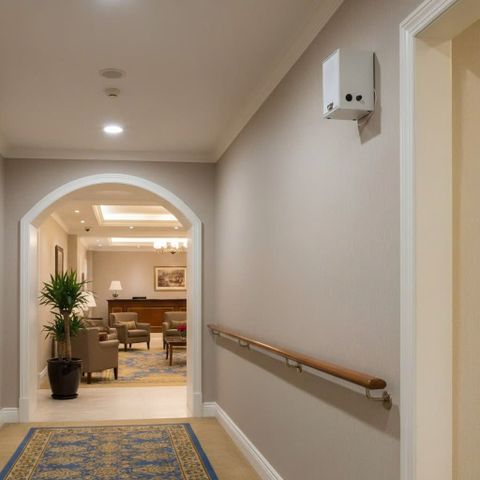 Loa không dây treo tường C20 UHF Goldsound (số lương 01 loa), công suất 20w, loa bass 3 inch, kích thước rộng 12.6 cm, cao 18 cm, sâu 13 cm, bảo hành dài hạn 5 năm.