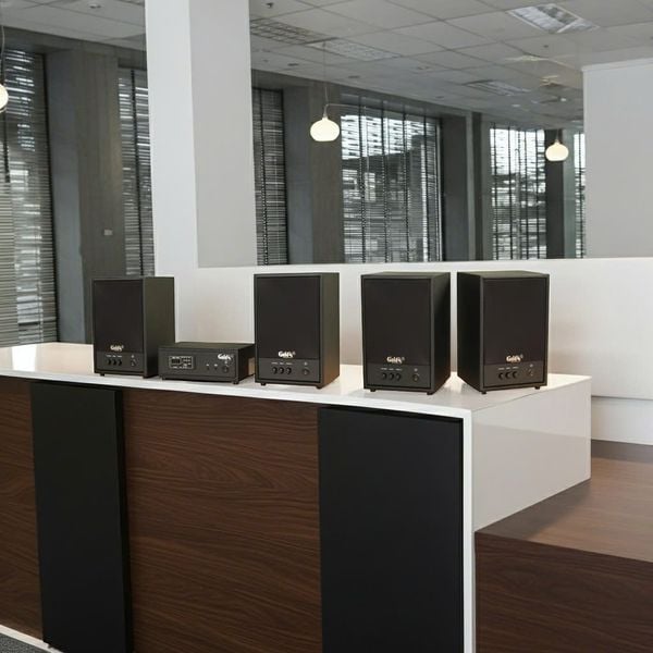 Dàn loa treo tường không dây, loa thông báo, loa phát nhạc tự động: 01 amply A50 Goldsound + 4 loa không dây C50 UHF Goldsound