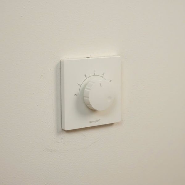 Điều khiển âm lượng V20: 20w