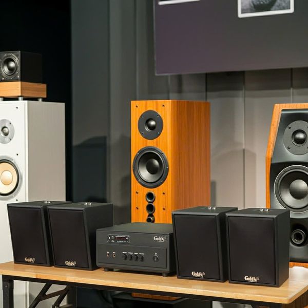 Dàn loa thông báo, loa phát nhạc nền tự động A154PU Goldsound 150w + 4 loa Goldsound C25 màu đen - 23w, loa được thiết kế riêng cho quán, bật lớn không tạp âm, miễn phí công lắp đặt, bảo hành dài hạn 5 năm.