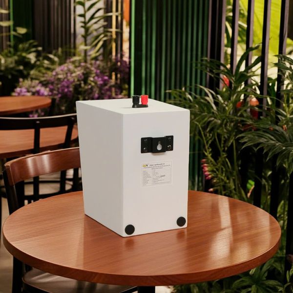 Loa vệ tinh treo tường C25 màu trắng (số lượng 01 loa), công suất 23w, loa bass 4 inch, treble 5 cm, kích thước rộng 17 cm, cao 24 cm, sâu 22.5 cm, bảo hành dài hạn 5 năm.