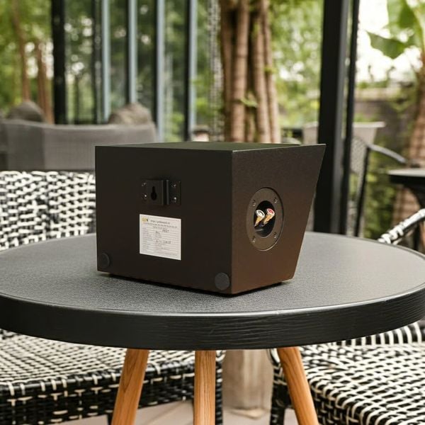 Loa sân vườn treo tường C38NT (ngoài trời, số lượng 01 loa), công suất 38w, thiết kế chống nước, loa bass 4 inch, kích thước rộng 23 cm, cao 17 cm, sâu 20 cm, bảo hành 12 tháng