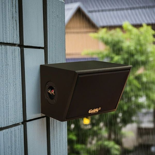 Loa sân vườn treo tường C38NT (ngoài trời, số lượng 01 loa), công suất 38w, thiết kế chống nước, loa bass 4 inch, kích thước rộng 23 cm, cao 17 cm, sâu 20 cm, bảo hành 12 tháng