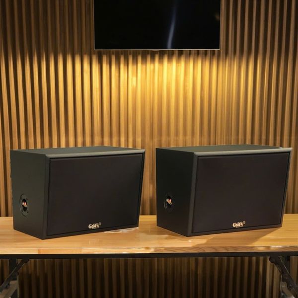 Loa treo tường C130 (số lượng 1 loa), công suất 130w, loa bass 20 cm, treble 10 cm, kích thước rộng 37 cm, cao 27.5 cm, sâu 28.5 cm, bảo hành dài hạn 5 năm.