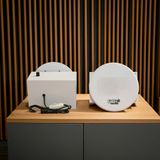 Loa âm trần không dây VAT30_SG UHF Goldsound (số lượng 01 loa), công suất 30w, loa bass 3 inch, kích thước rộng 19.5 cm, cao 12.5 cm, sâu 10.5 cm, chất liệu thùng gỗ 100%, bảo hành dài hạn 5 năm.