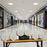 Dàn loa âm trần không dây: 01 amply A50 Goldsound + 6 loa âm trần không dây VAT37 UHF Goldsound, loa được thiết kế riêng cho quán, bật lớn không tạp âm, bảo hành dài hạn 5 năm.