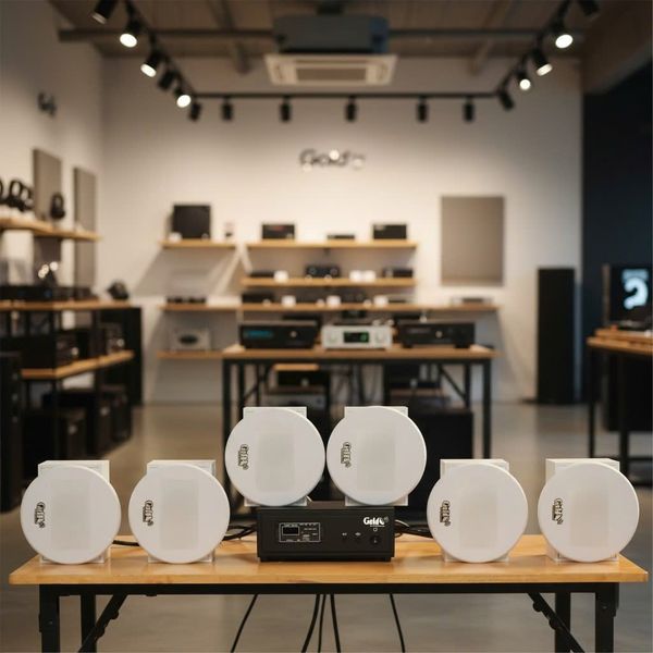 Dàn loa âm trần không dây: 01 amply A57 Goldsound + 6 loa âm trần không dây VAT30 UHF Goldsound, loa được thiết kế riêng cho quán, bật lớn không tạp âm, bảo hành dài hạn 5 năm.