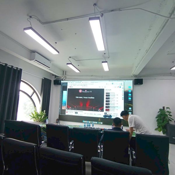 Loa hội trường, loa hội thảo cho văn phòng Elite Capital, Hà Nội, loa được thiết kế riêng cho quán, bật lớn không tạp âm, miễn phí công lắp đặt, bảo hành dài hạn 5 năm