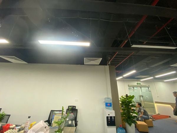 Loa treo tường phát thông báo, phát nhạc cho văn phòng Elite Capital, Hà Nội, loa được thiết kế riêng cho quán, bật lớn không tạp âm, miễn phí công lắp đặt, bảo hành dài hạn 5 năm