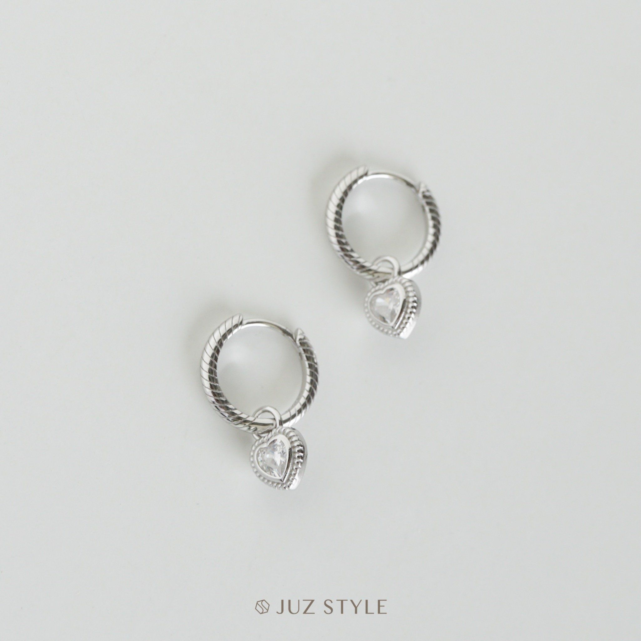  Bông tai bạc twist hoop & cz heart charm 